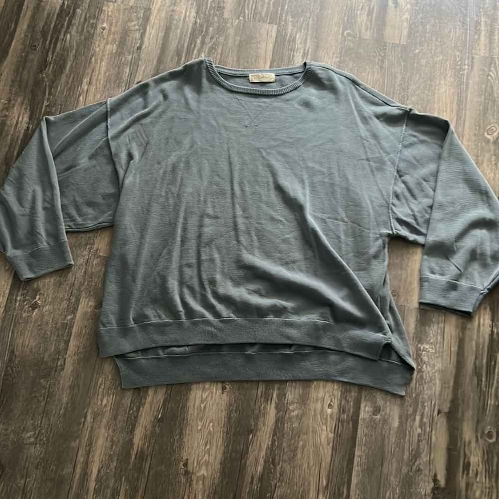 Sweatshirt
